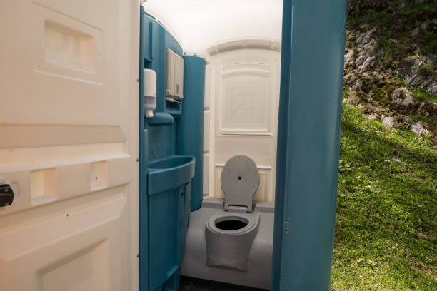 Best Portable restroom trailer rental  in Rockford, IL