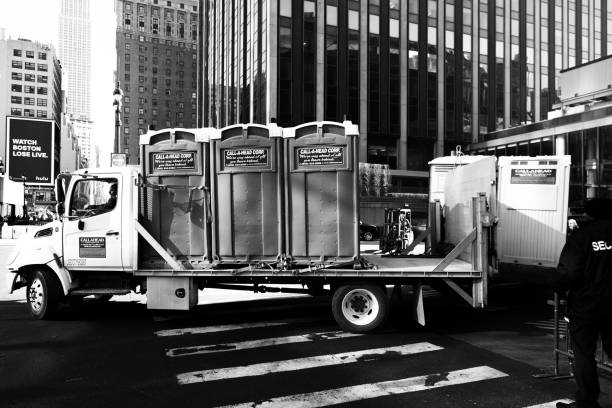 Best Porta potty delivery and setup  in Rockford, IL